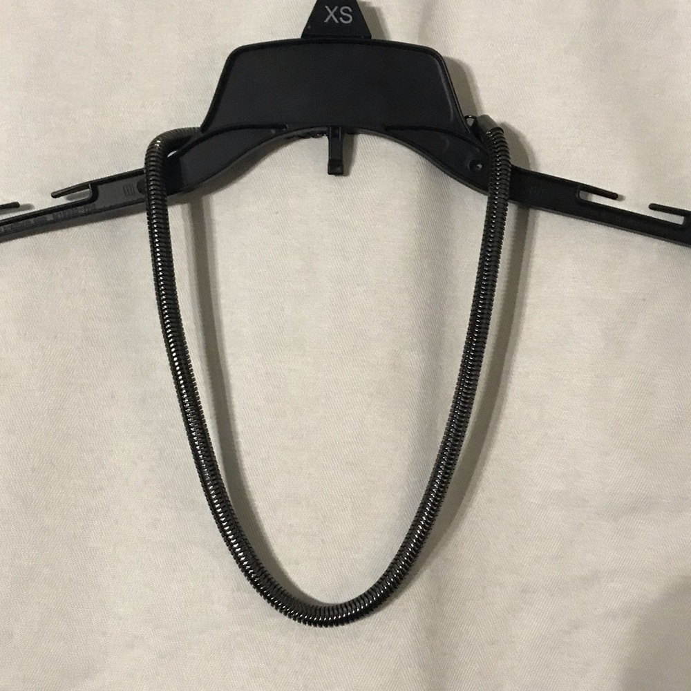 🦠 Snake necklace